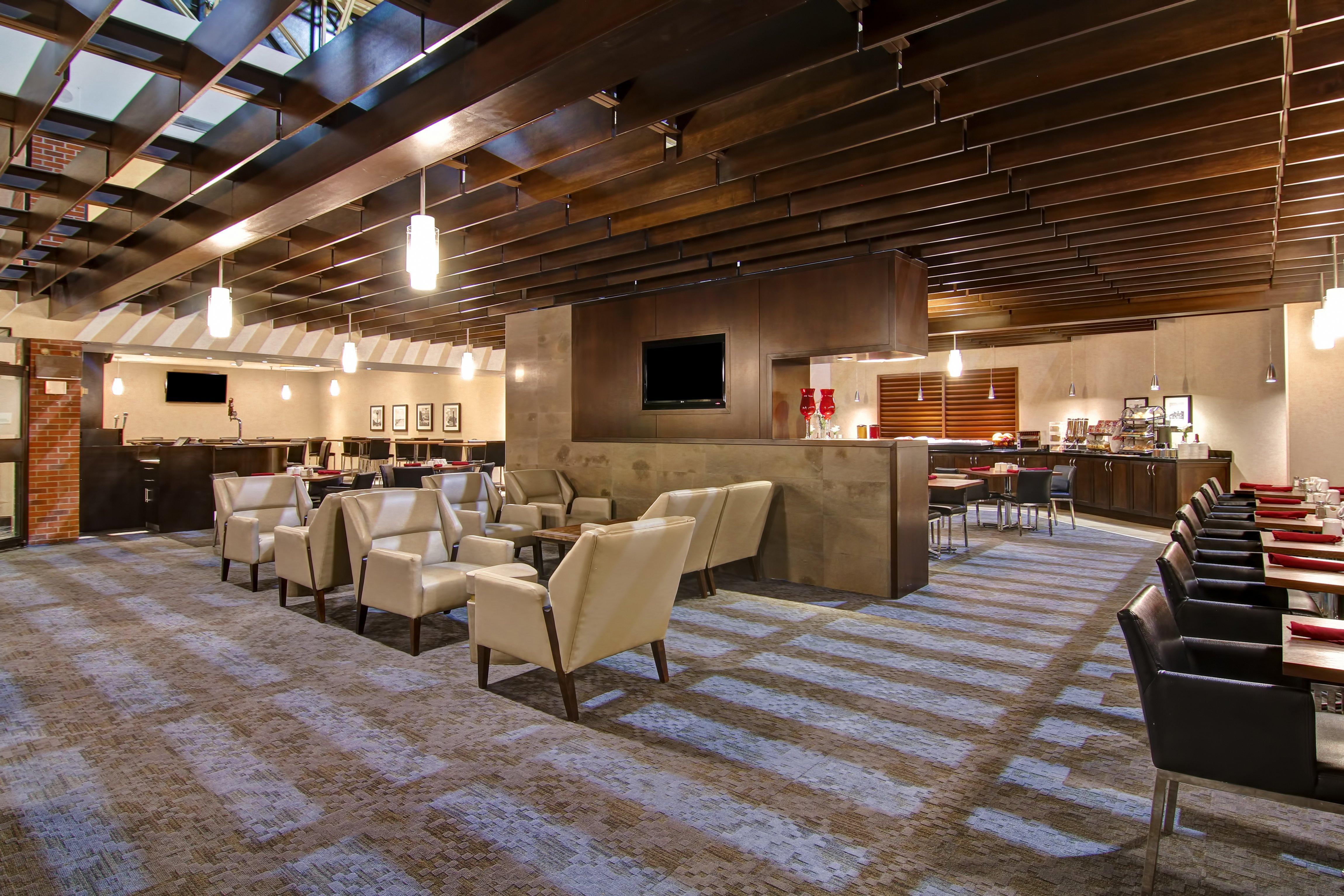 Holiday Inn Oakville Centre By Ihg Exterior photo